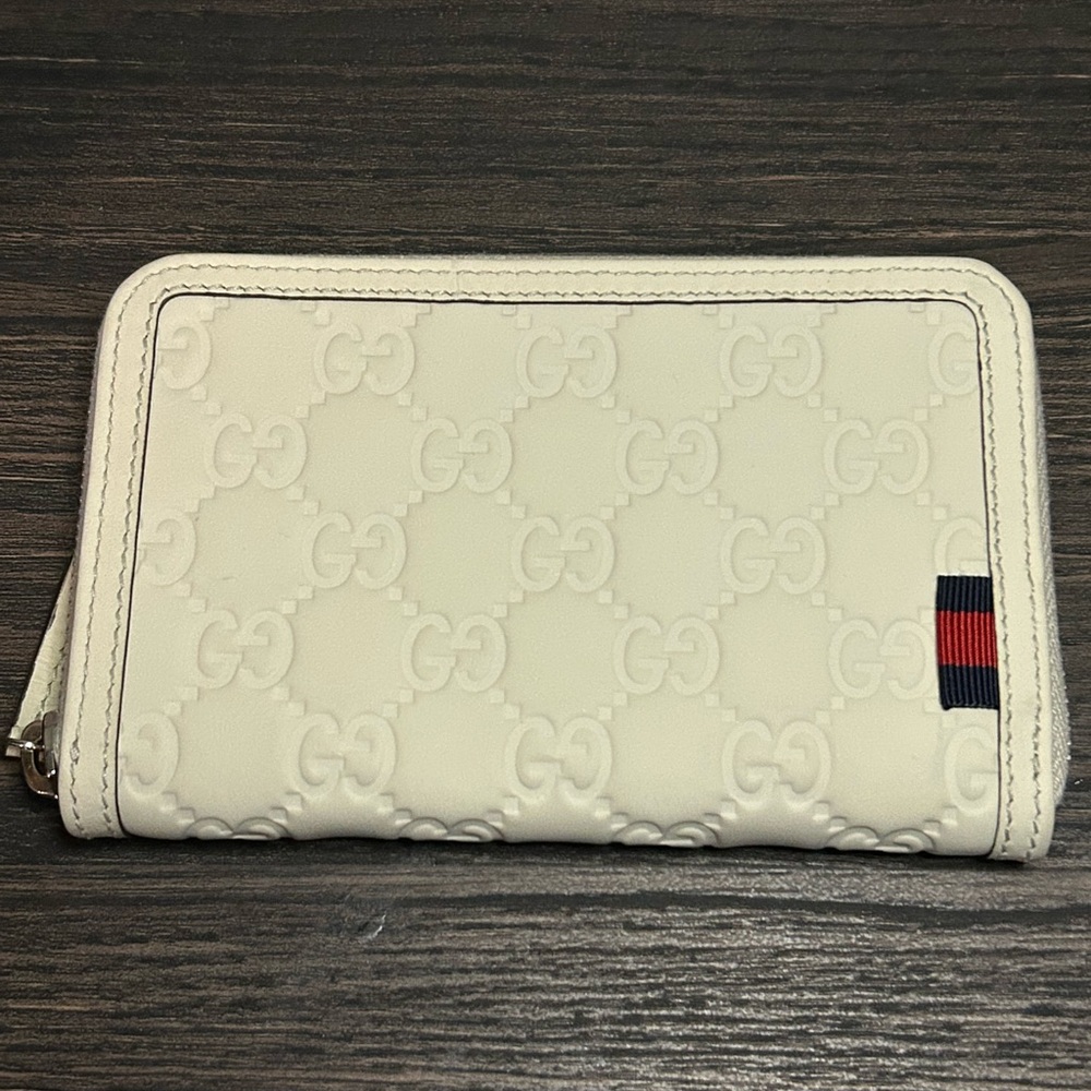 Gucci compact wallet